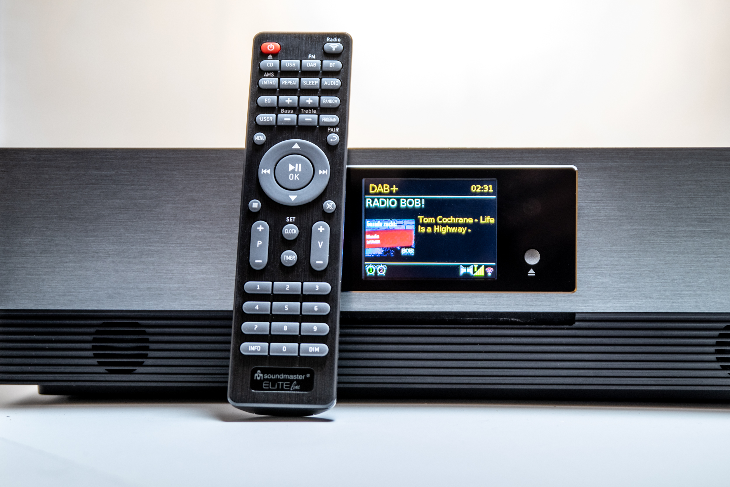 Stereo Musikcenter mit WLAN-Internet/DAB+/UKW-Radio, CD/MP3, USB, Bluetooth®, APP-Steuerung