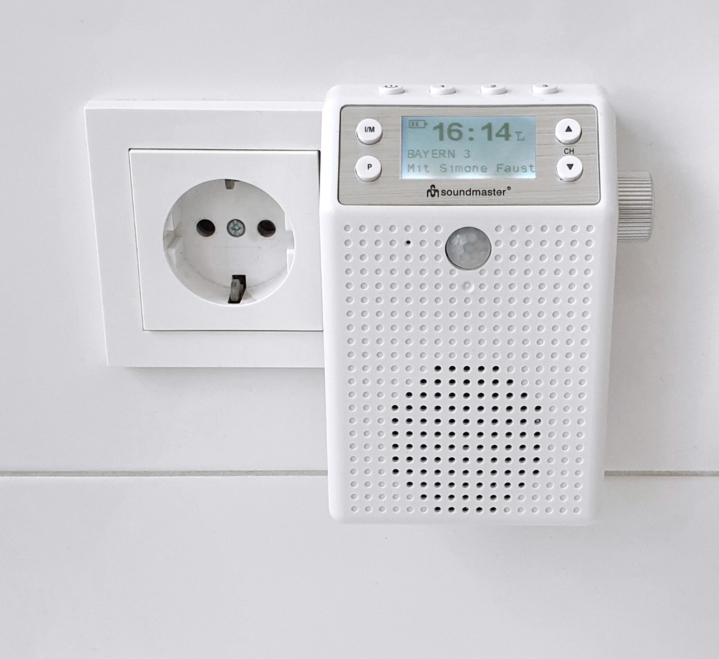 DAB+/FM-wall socket radio with motion detector & Li-Ion rechargeable battery