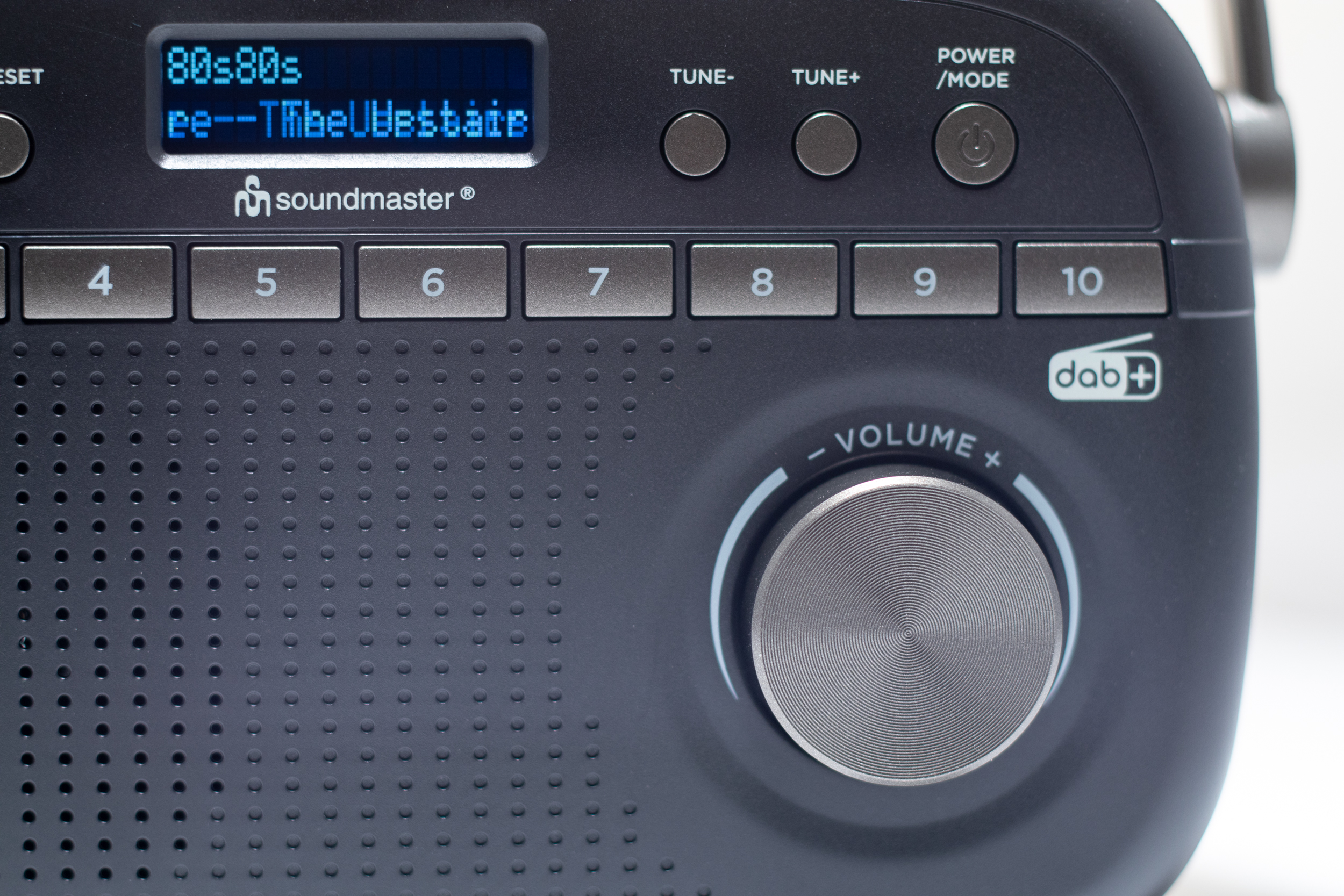 DAB+/FM-RDS radio with preset buttons