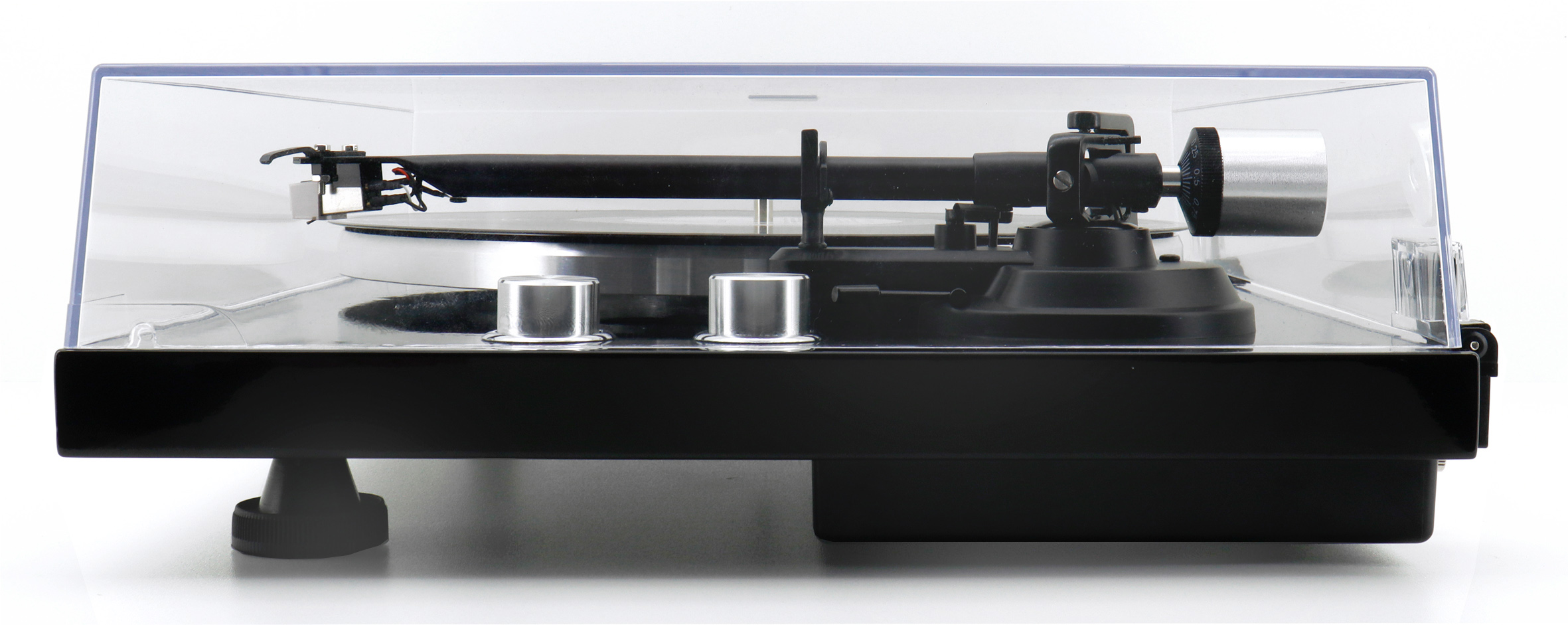 Turntable with magnet cartridge system, Bluetooth® transmission