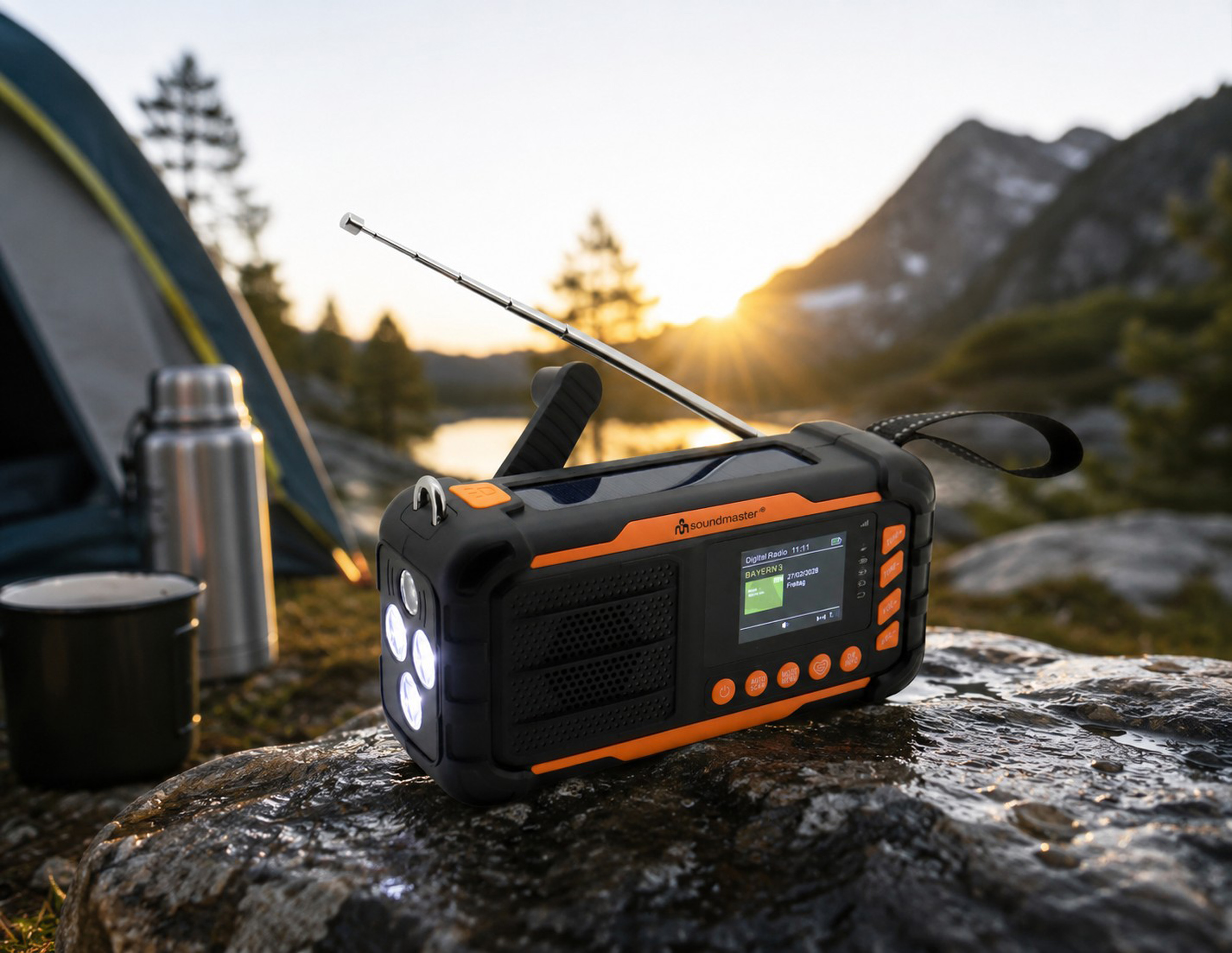 DAB+/UKW emergency digital radio with built-in Li-Ion battery, solar panel/dynamo, LED lights and Bluetooth®