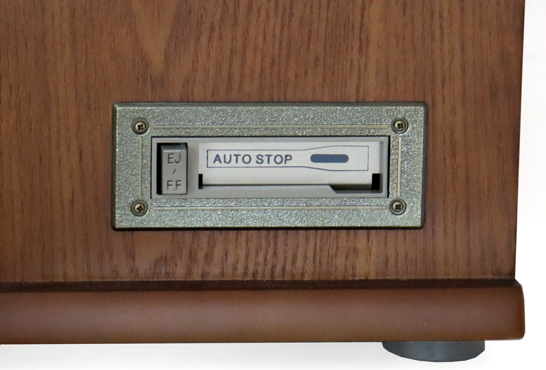 Nostalgic stereo system with FM radio, turntable, CD/MP3, USB, encoding, cassette, Bluetooth®