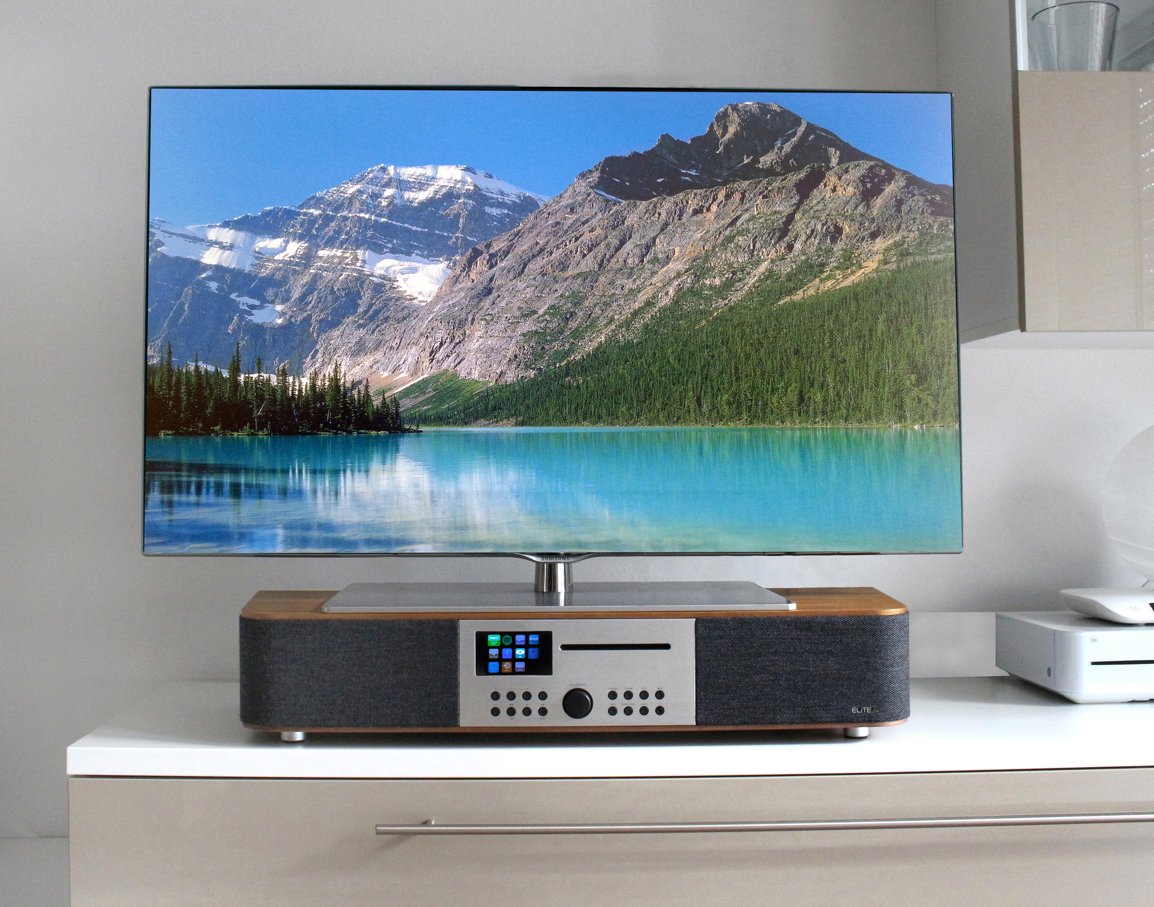 Stereo-music centre with Internet/DAB+/FM-radio, network player, CD/MP3, USB, Bluetooth®, multi-room, APP control